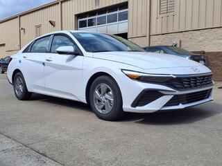 2025 Hyundai Elantra for sale in Triadelphia WV