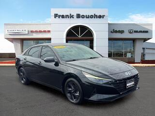 2022 Hyundai Elantra for sale in Janesville WI