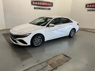 2025 Hyundai Elantra Hybrid