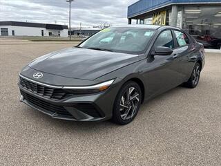 2025 Hyundai Elantra Hybrid for sale in Janesville WI