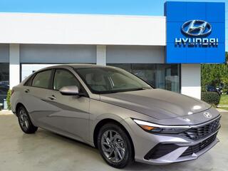 2025 Hyundai Elantra Hybrid
