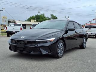 2025 Hyundai Elantra Hybrid