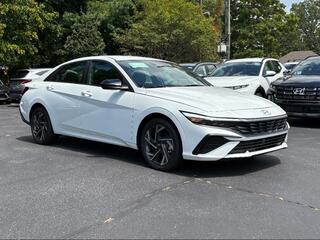 2025 Hyundai Elantra Hybrid