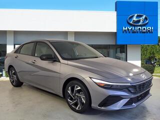 2025 Hyundai Elantra Hybrid