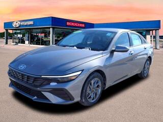 2025 Hyundai Elantra Hybrid