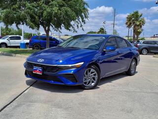 2024 Hyundai Elantra Hybrid