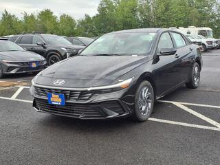 2025 Hyundai Elantra Hybrid