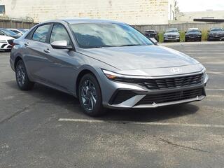 2025 Hyundai Elantra Hybrid