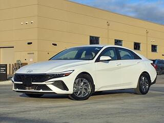 2024 Hyundai Elantra Hybrid