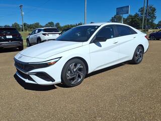 2025 Hyundai Elantra Hybrid
