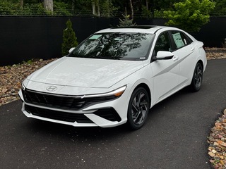 2025 Hyundai Elantra Hybrid
