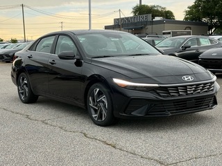 2025 Hyundai Elantra Hybrid