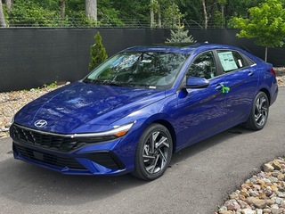 2025 Hyundai Elantra Hybrid