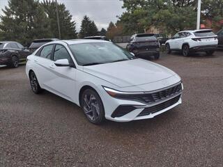 2025 Hyundai Elantra Hybrid for sale in Stow OH