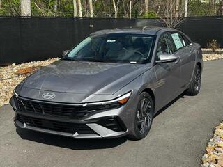 2025 Hyundai Elantra Hybrid
