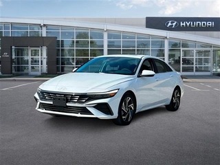 2024 Hyundai Elantra for sale in Waukesha WI