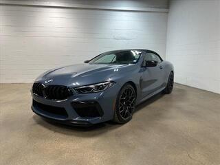 2022 BMW M8