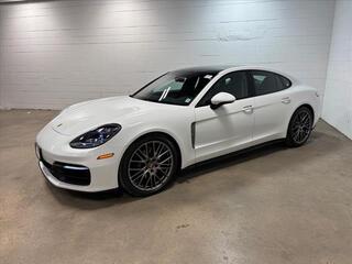 2022 Porsche Panamera