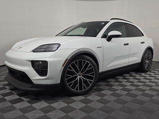 2025 Porsche Macan for sale in Waukesha WI