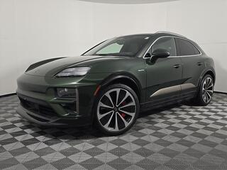 2024 Porsche Macan for sale in Waukesha WI