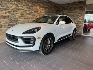 2022 Porsche Macan