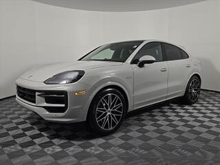 2025 Porsche Cayenne for sale in Waukesha WI