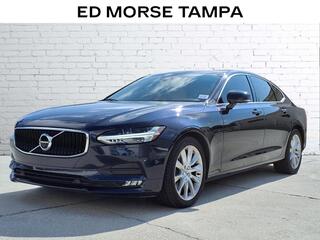 2017 Volvo S90