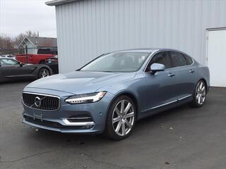 2017 Volvo S90