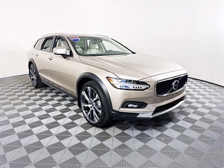 2025 Volvo V90 Cross Country