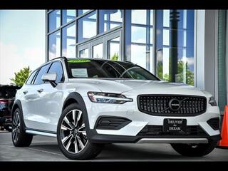 2020 Volvo V60 Cross Country