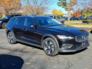 2022 Volvo V60 Cross Country
