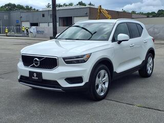 2022 Volvo XC40