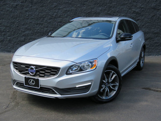 2017 Volvo V60 Cross Country