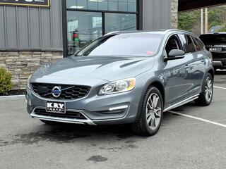 2016 Volvo V60 Cross Country