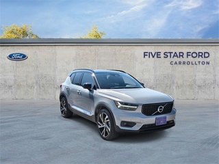 2022 Volvo XC40