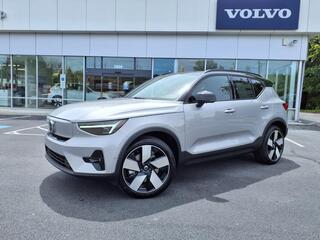 2025 Volvo EX40
