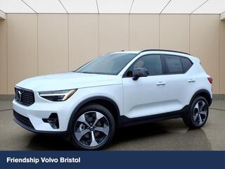 2026 Volvo XC40