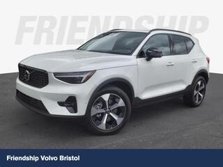 2025 Volvo XC40