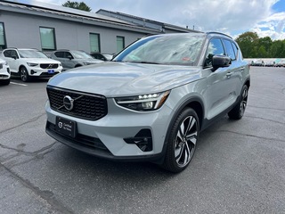 2025 Volvo XC40
