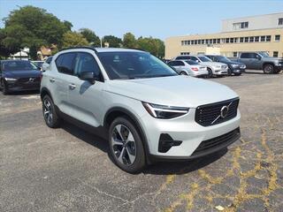 2025 Volvo XC40