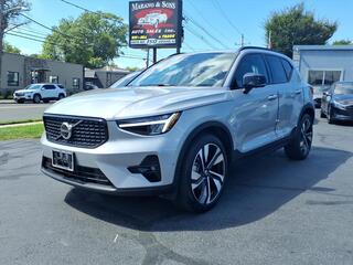 2025 Volvo XC40