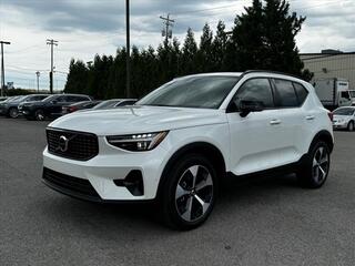 2025 Volvo XC40