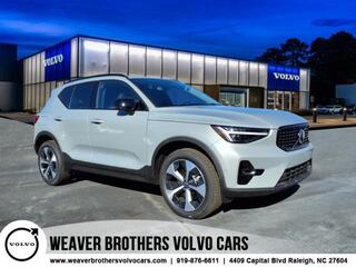 2025 Volvo XC40