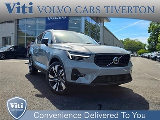 2025 Volvo XC40