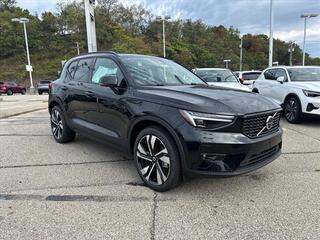 2025 Volvo XC40