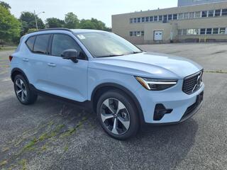 2026 Volvo XC40