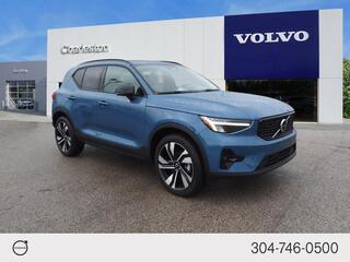 2025 Volvo XC40