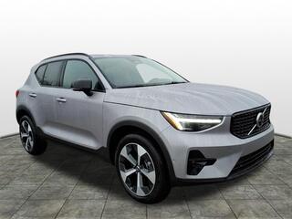 2026 Volvo XC40