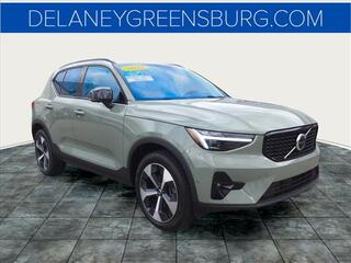 2025 Volvo XC40