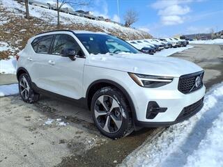 2025 Volvo XC40